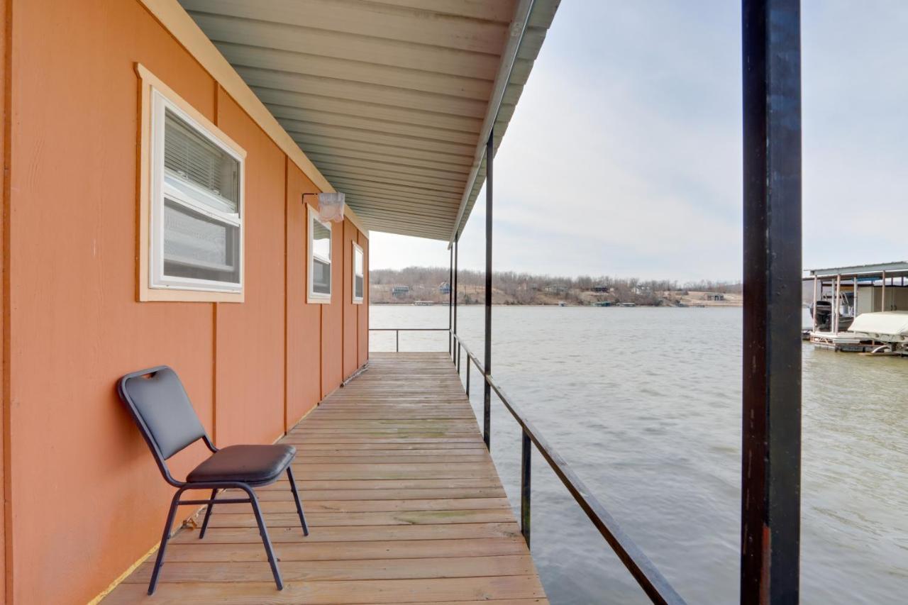 Cozy Camdenton Cottage With Deck And Boat Dock Access! Exterior photo